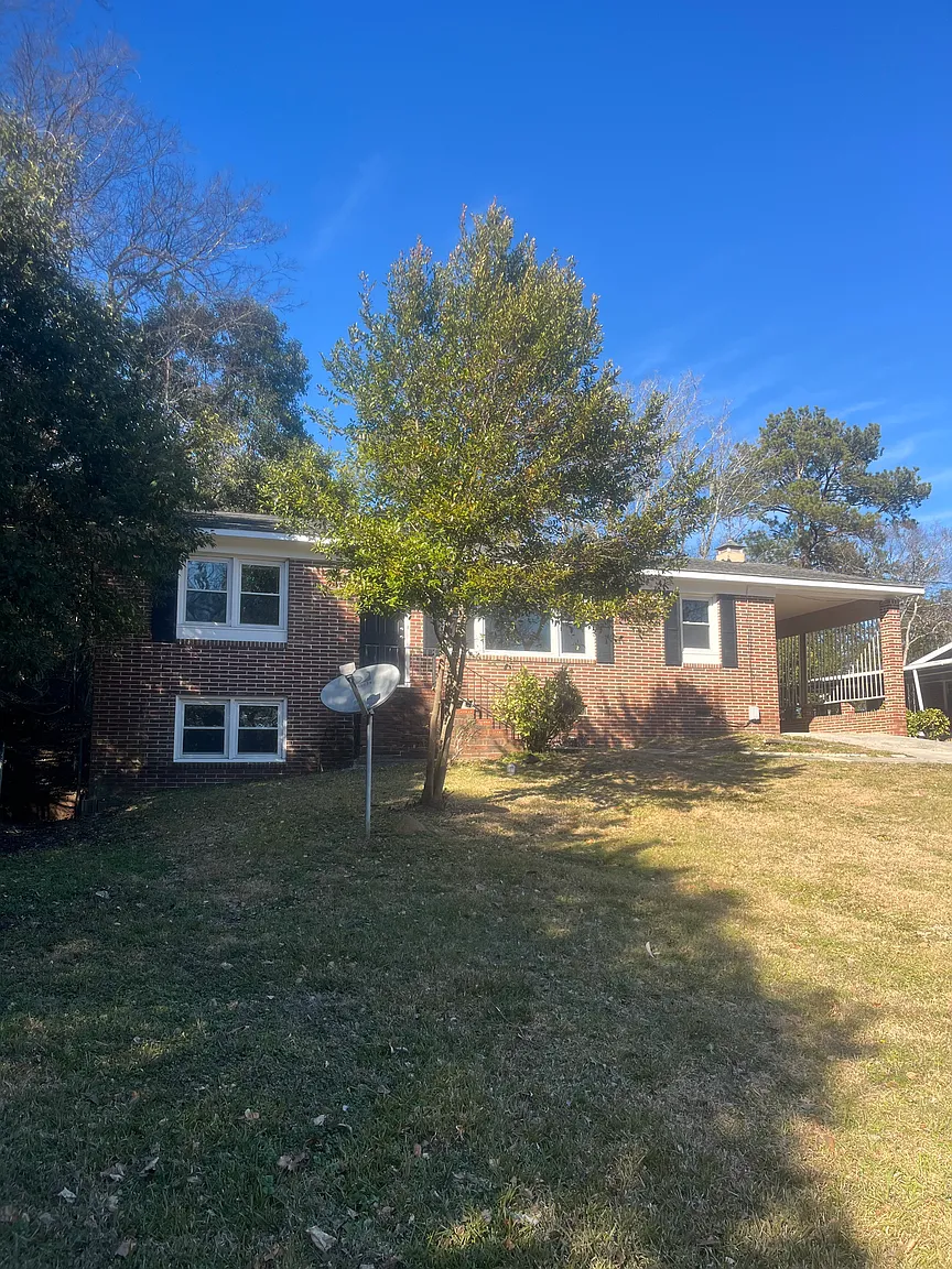 2693 Gwinnett Dr photo 1