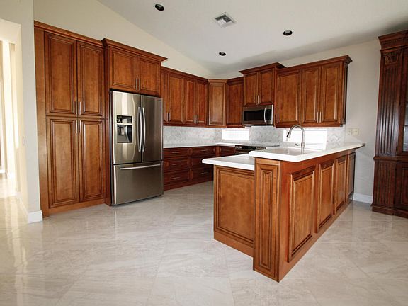 5th image of 11565 Pamplona Blvd