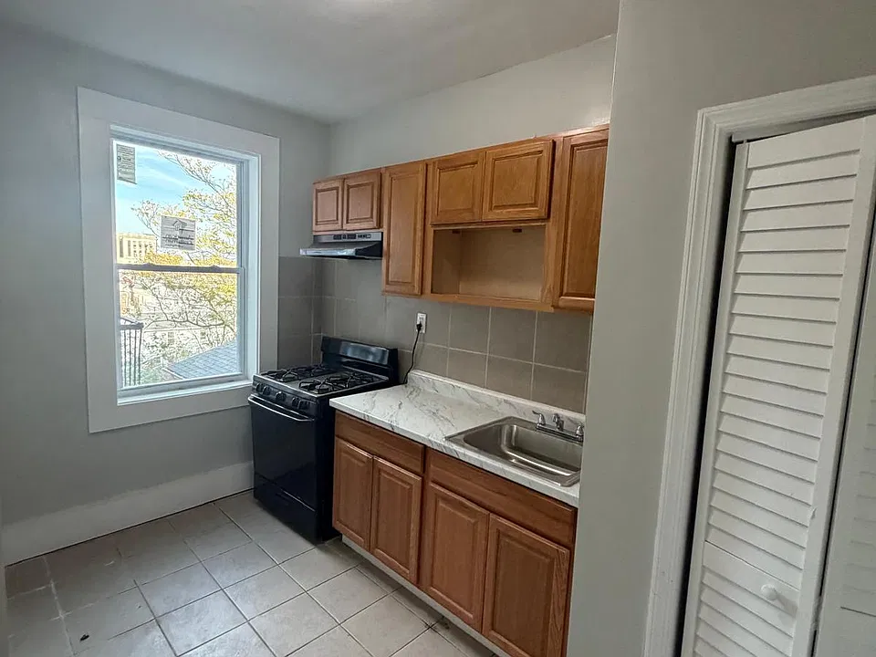 103 4th Ave #405