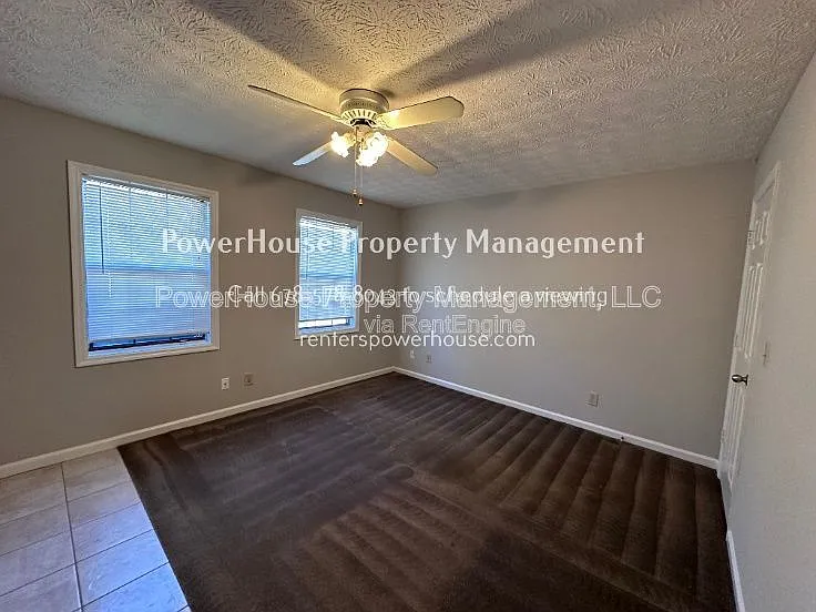 502 Oakwood Ct — Photo 24