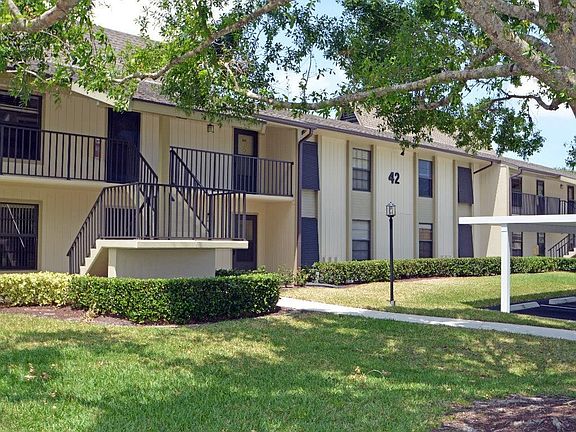 3rd image of 42 Plantation Dr APT 205
