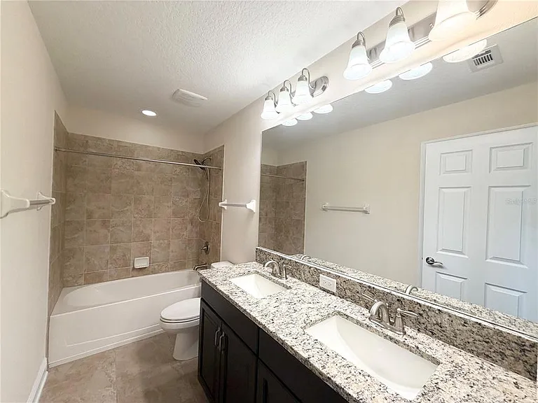 19522 Whispering Brook Dr — Photo 28