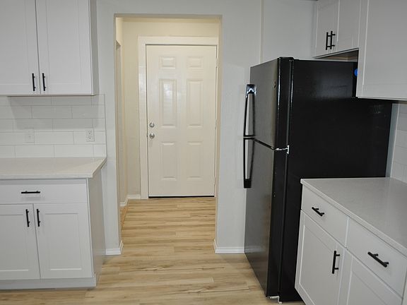 3rd image of 506 N McKinney St