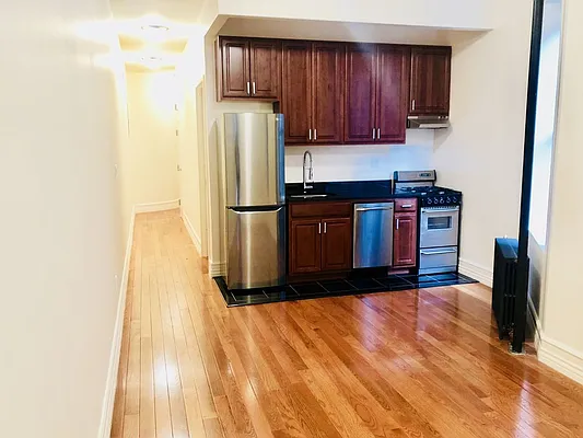 Rented by Dynamik Realty | media 7