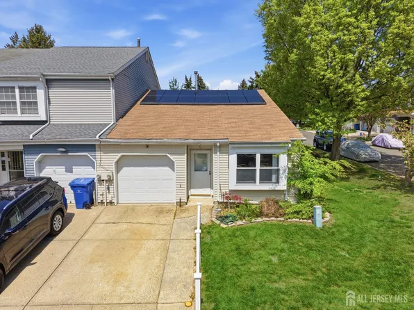 56 Thorne Ln, Matawan, NJ 07747