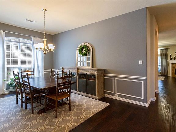 4th image of 2392 Elm Valley Dr