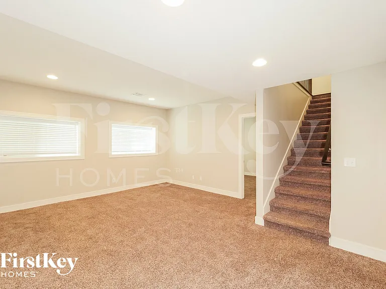 1128 SW Blackpool Dr — Photo 9