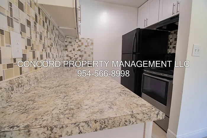 1727 Liberty St #6 — Photo 4