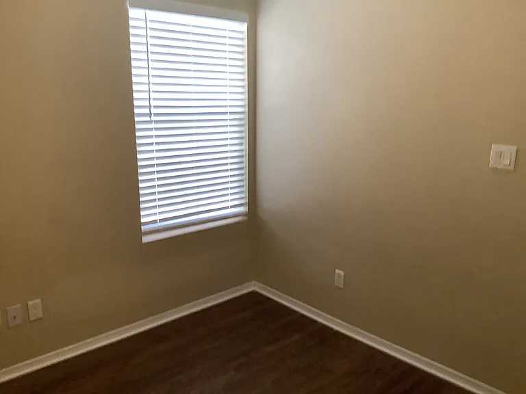 7623 Banyon Ave NW — Photo 21