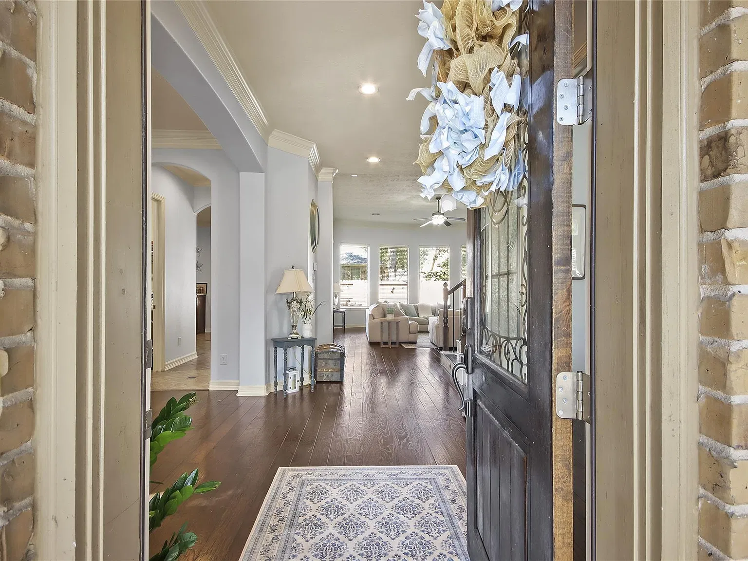 4 bed, 3.5 bath, 3872 sqft, $4,900 — Photo 4