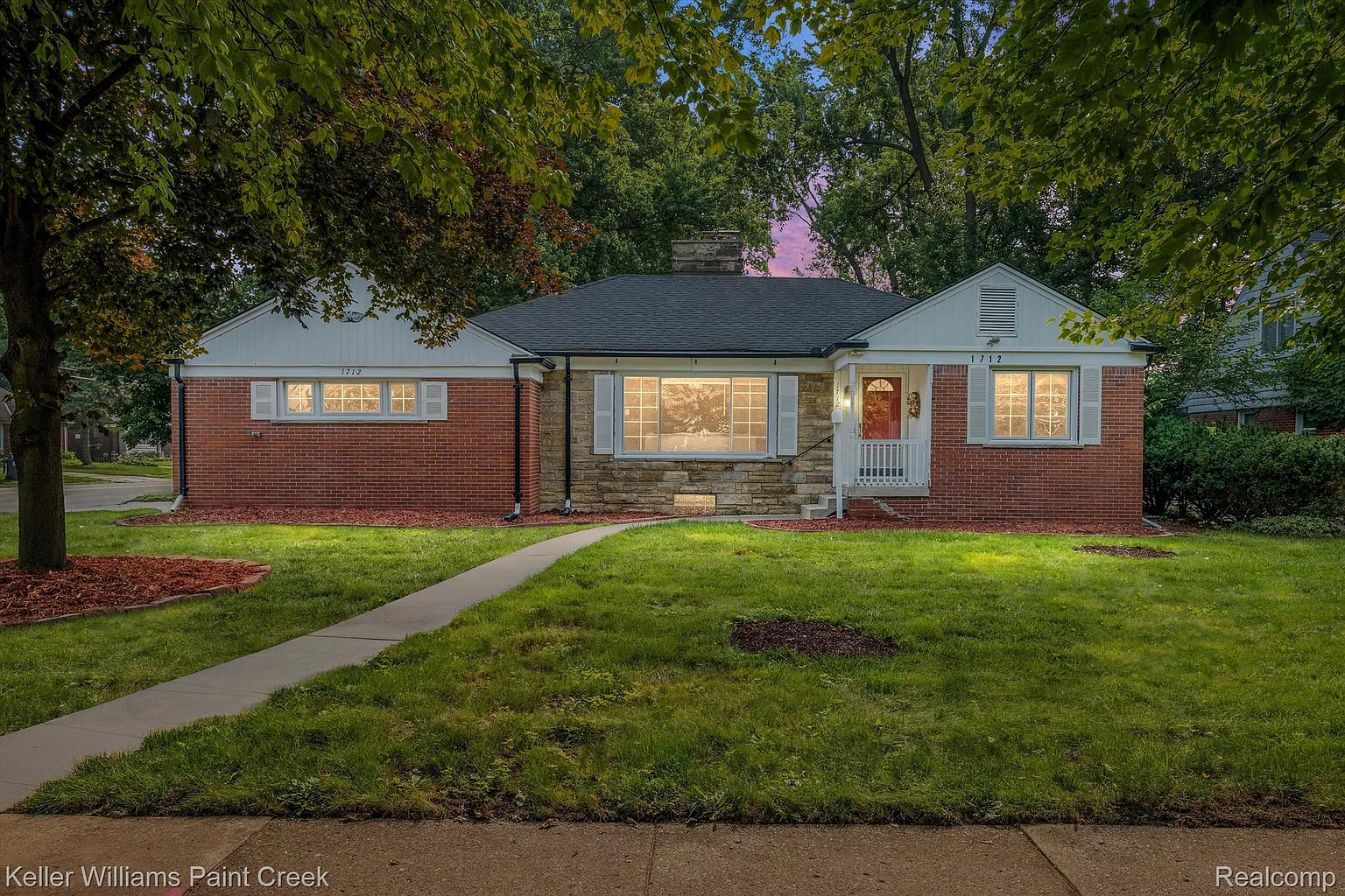 1712 Sunset Blvd photo 1