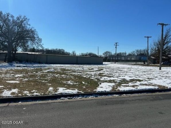1632 E 3rd St, Joplin, MO 64801