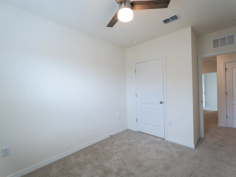 2331 Gifford Dr — Photo 6