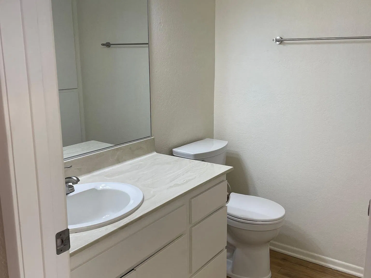 2 bed, 1.5 bath, 1348 sqft, $4,850 — Photo 3
