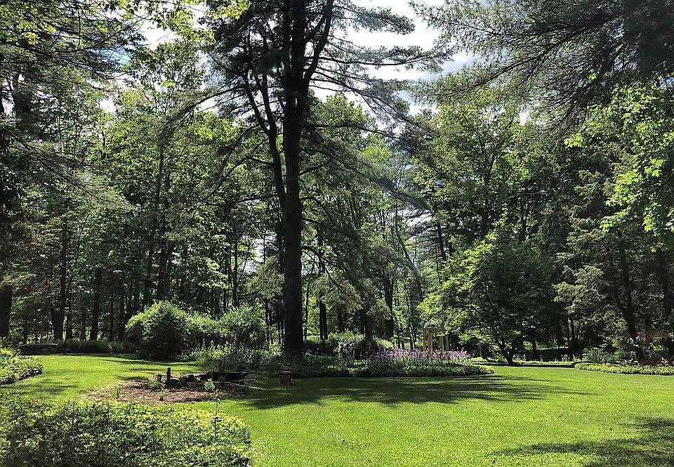 410 N Pioneer Ave, Dallas, PA 18612 Zillow