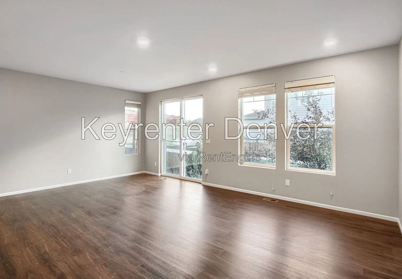 3 bed, 3.0 bath, 2208 sqft, $2,790 — Photo 4