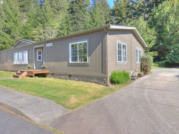 29311 Melody Ln, Gold Beach, OR 97444