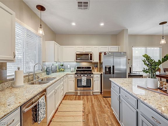 3rd image of 7128 Estrella De Mar Ave