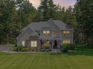 33 Alexander Way, Dunstable, MA 01827