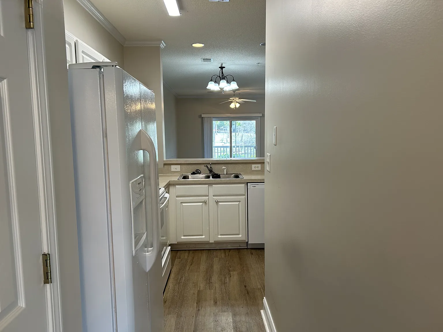 1100 Commons Blvd - 203 — Photo 3