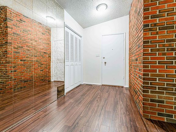 2nd image of 60 Fenwick Cres