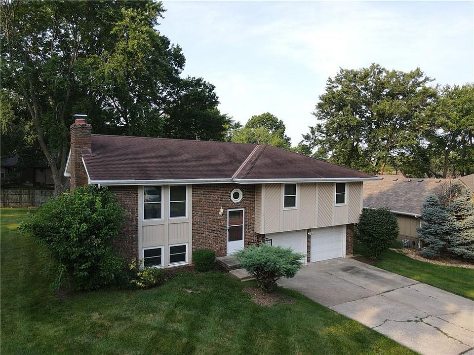 1st image of 504 NW Manor Dr
