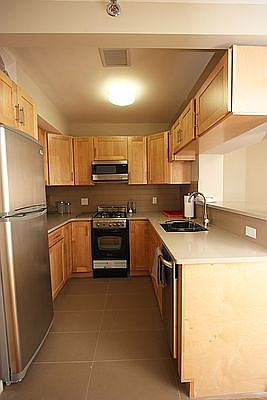 3rd image of 168 E 112th St #7C