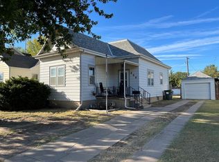 464 W 3rd St, Hoisington, KS 67544