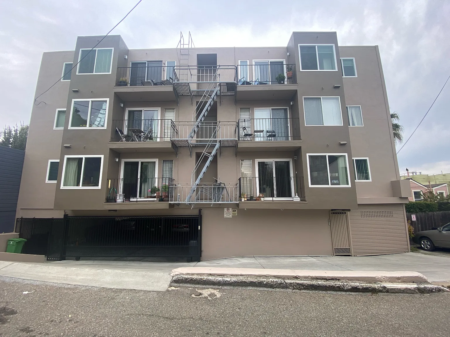 1070 Church St — Photo 2