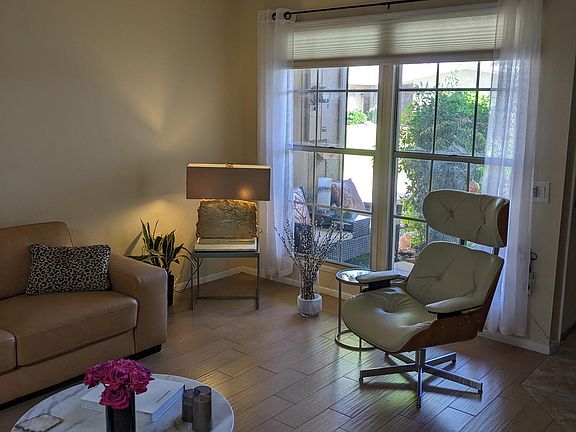 4th image of 10585 W PALMERAS Drive #H