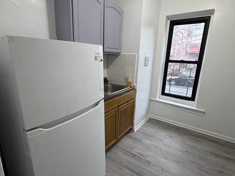 1841 Mohegan Ave #2 — Photo 10