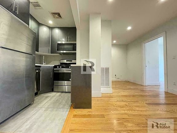 3rd image of 1552 Myrtle Ave