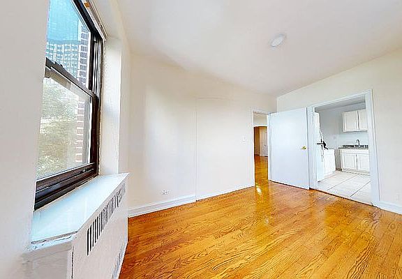 5th image of 246 E 46th St APT 2N