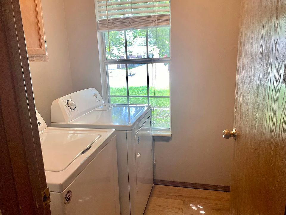 Washer/Dryer provided!