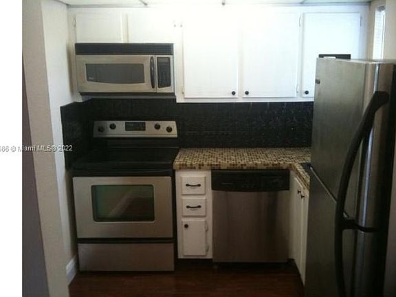 3rd image of 1610 Lenox Ave APT 505