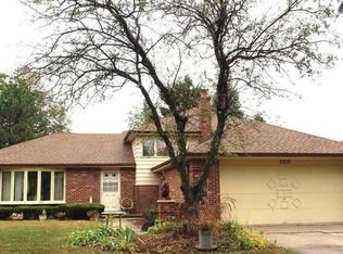 3312 Drover Ln, Darien, IL 60561