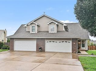 513 Cape Cod Ct, Smithville, MO 64089