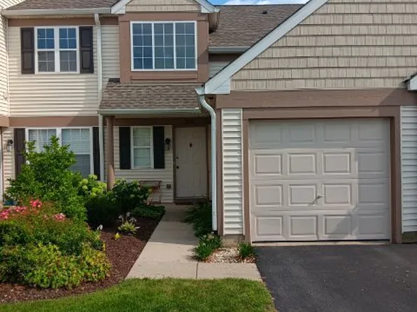 2511 Sheehan Dr Unit 202, Naperville, IL 60564