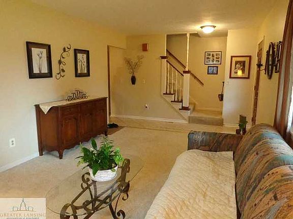 4th image of 379 Burr Oak Dr