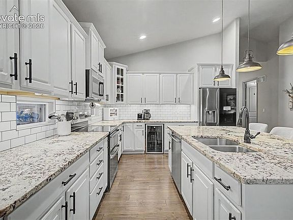 3rd image of 7545 Peachleaf Dr