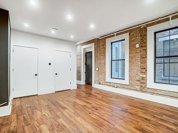 5th image of 12-14 E 15th St #1201