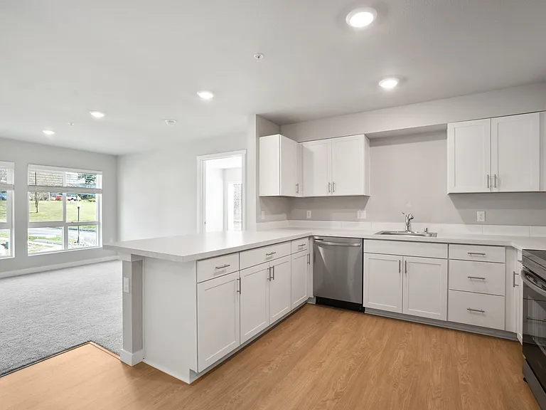 The Landing at Harbor Pointe — Photo 45