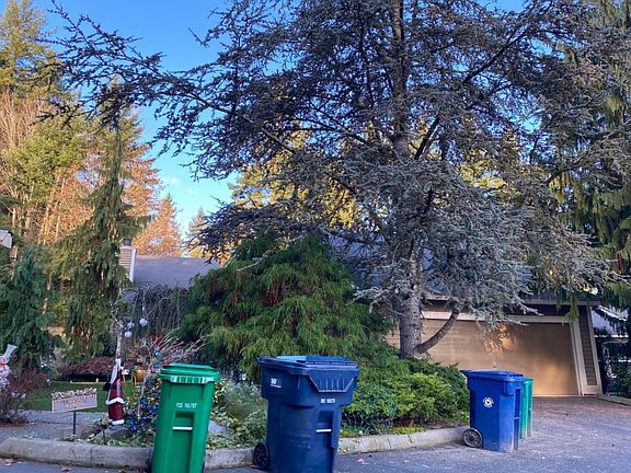 3rd image of 11705 NE 105th Ln