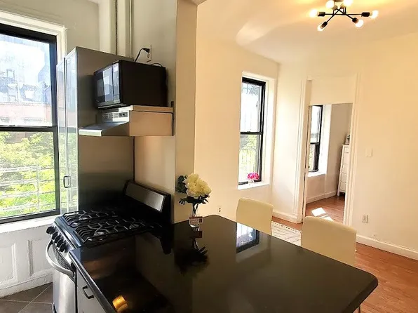 327 E 3rd St APT 2E, New York, NY 10009