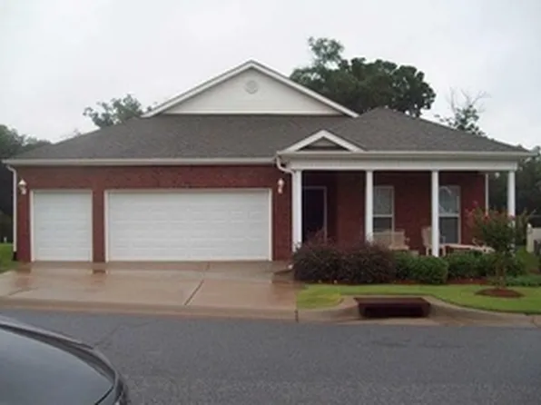334 Spyglass Hill Dr, Perry, GA 31069