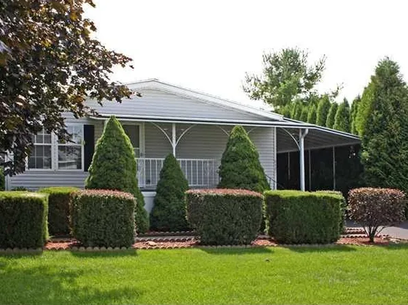 6421 Francis Dr, Victor, NY 14564