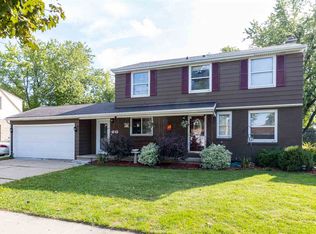 111 Edward St, Combined Locks, WI 54113