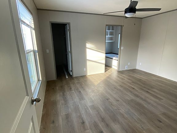4th image of 8913 W Lakeview Dr #20