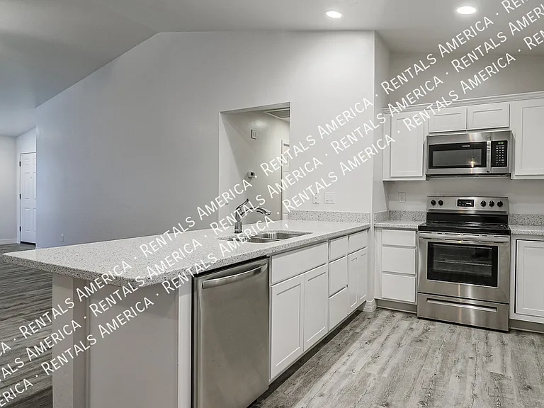 12532 W Saint Moritz Ln — Photo 7