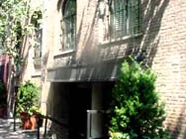 301 East 52nd Street image 1 of 7